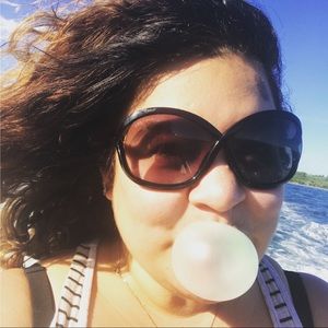 Meet your Posher, Karin